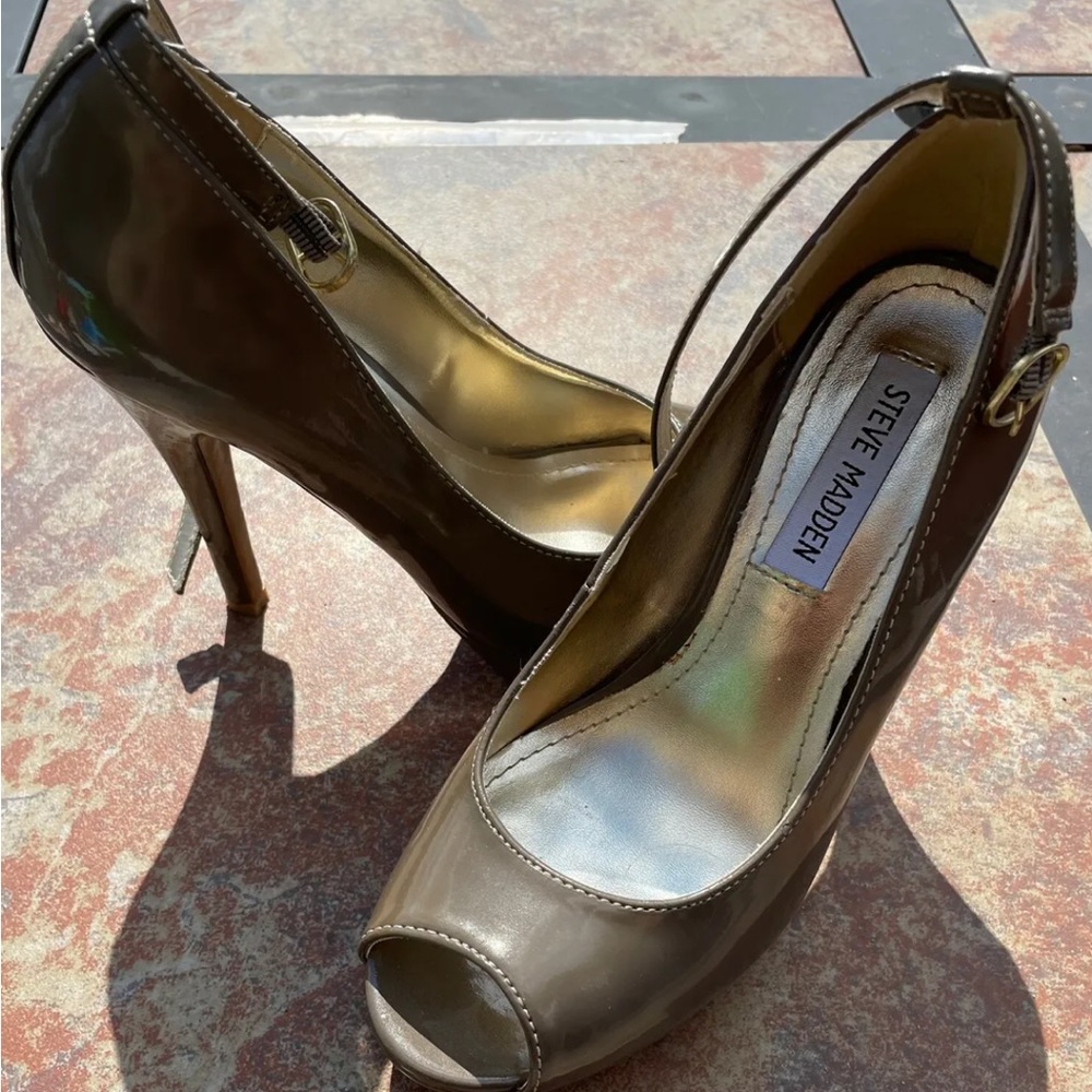 steve madden heels 6.5.

Preowned- good condition